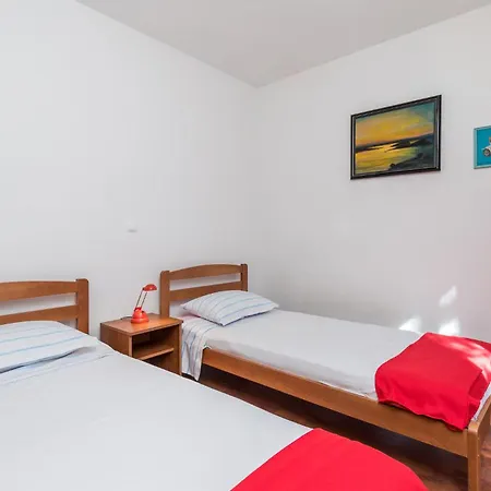 Apartment Stunning Apartment In Starigrad With Wifi
