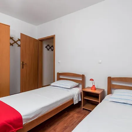 Apartment Stunning Apartment In Starigrad With Wifi *