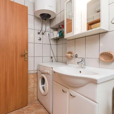 Stunning Apartment In Starigrad With Wifi Starigrad (Kvarner)