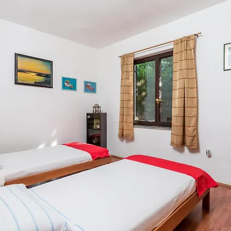 Apartment Stunning Apartment In Starigrad With Wifi