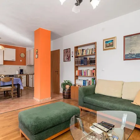 Apartment Stunning Apartment In Starigrad With Wifi