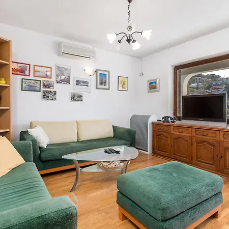 Apartment Stunning Apartment In Starigrad With Wifi Starigrad (Kvarner)