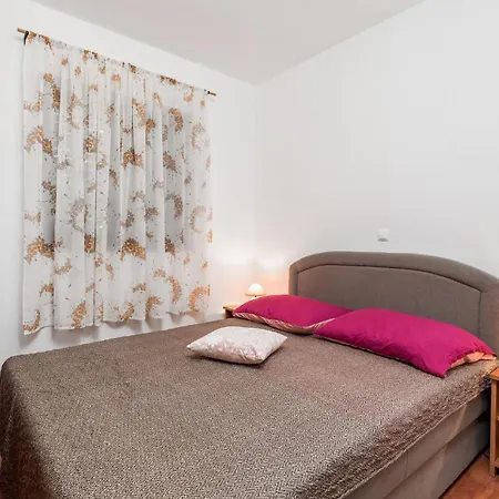 Stunning Apartment In Starigrad With Wifi