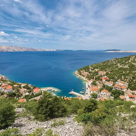 Apartment Stunning Apartment In Starigrad With Wifi *